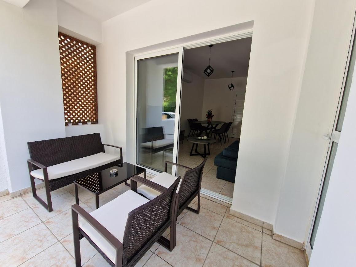 Laertis Apartments - By Imh Travel & Tours Paphos Exterior photo